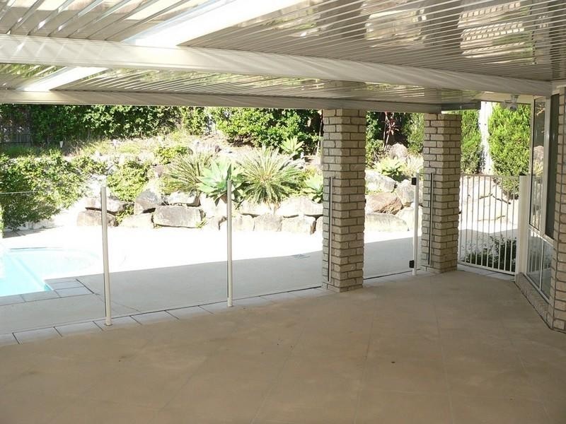 8 Hemes Close, Pacific Pines QLD 4211