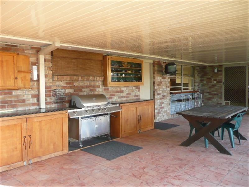 9 Rarotonga Rise, Pacific Pines QLD 4211