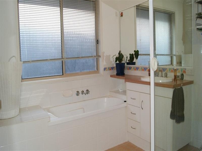 8 Bedroff Street, Upper Coomera QLD 4209