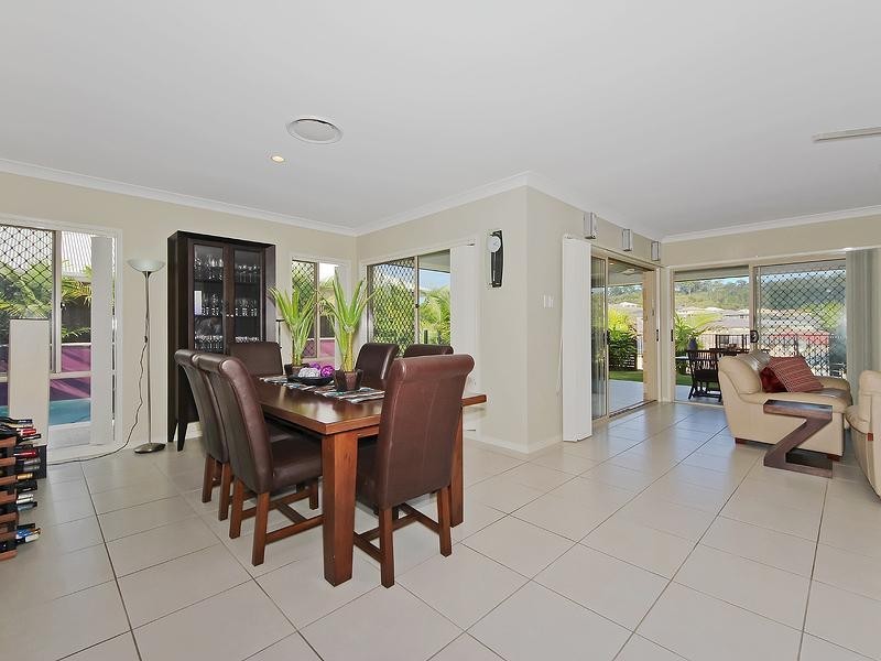 123 Wunburra Circuit, Pacific Pines QLD 4211