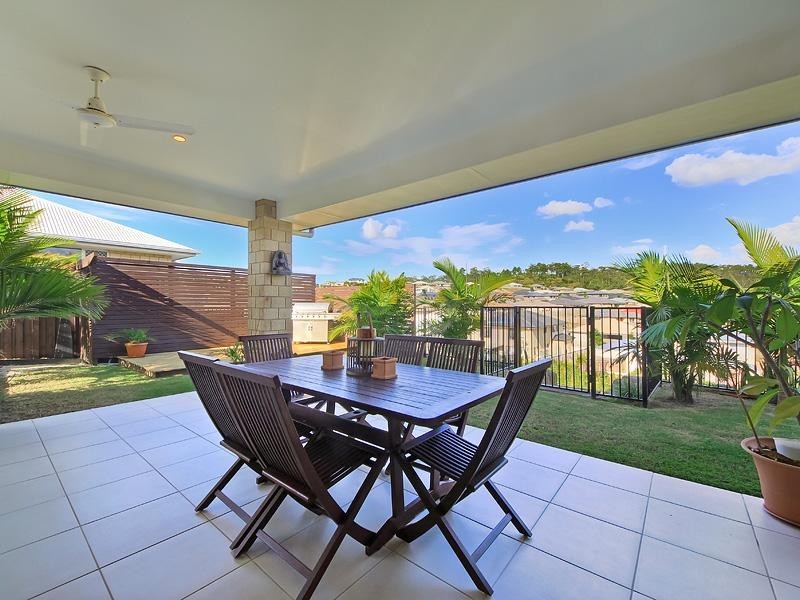 123 Wunburra Circuit, Pacific Pines QLD 4211