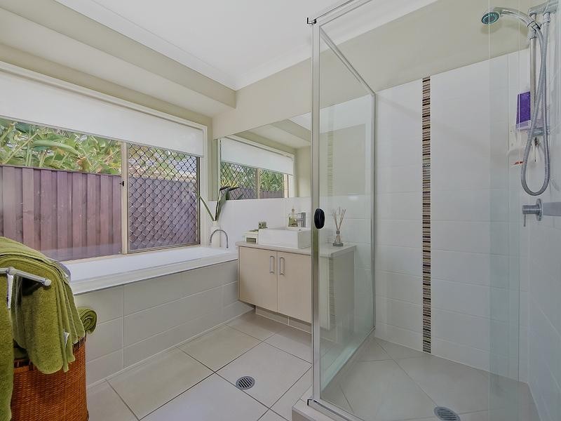 123 Wunburra Circuit, Pacific Pines QLD 4211