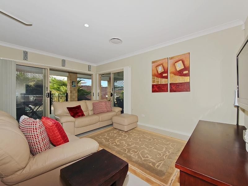 123 Wunburra Circuit, Pacific Pines QLD 4211