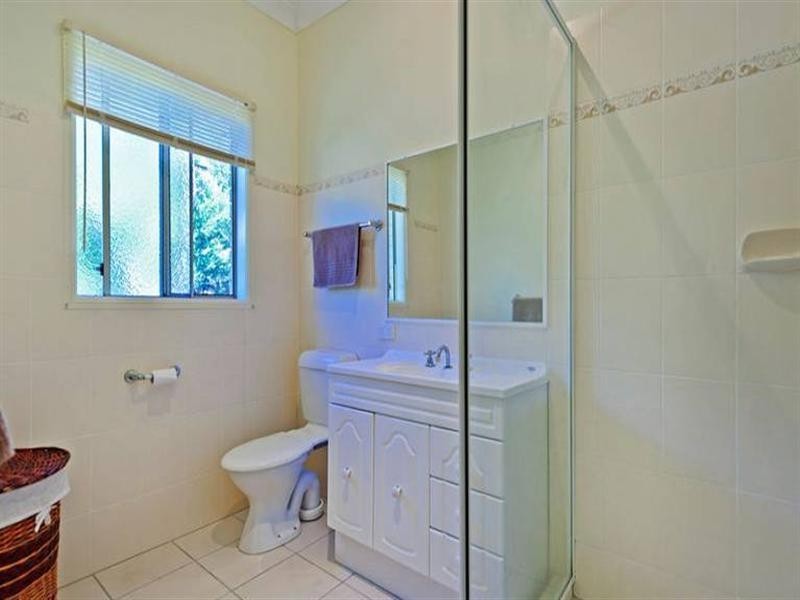 8 Carmarthen Circuit, Pacific Pines QLD 4211