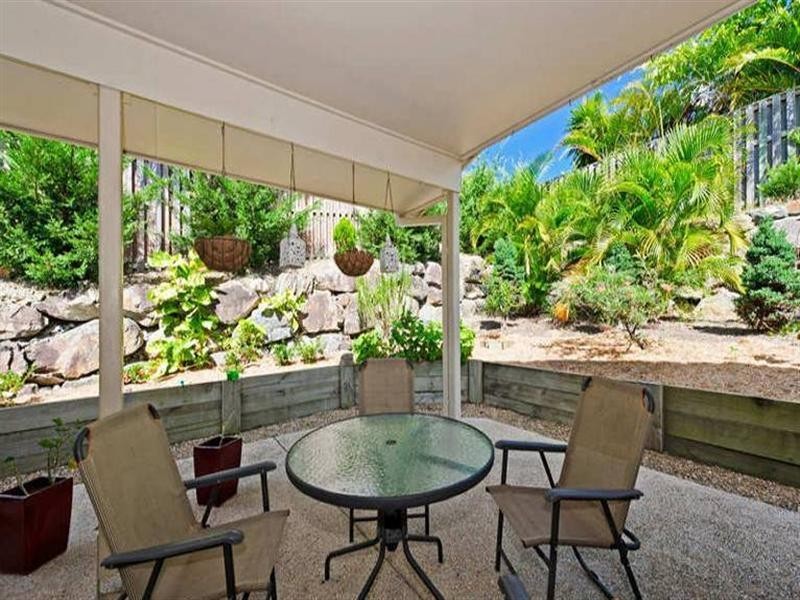 8 Carmarthen Circuit, Pacific Pines QLD 4211