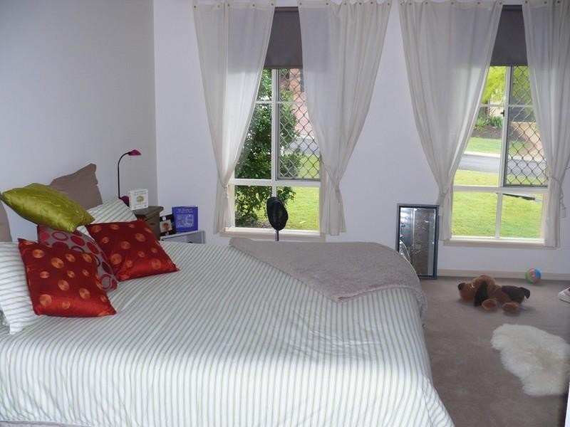 12 Equador Court, Pacific Pines QLD 4211