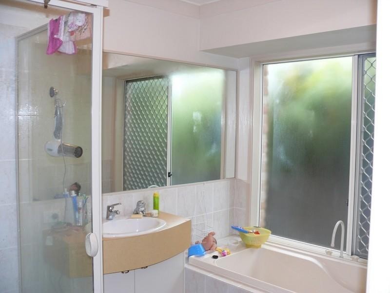 12 Equador Court, Pacific Pines QLD 4211