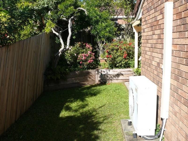 2/10 Ash Court, Arundel QLD 4214