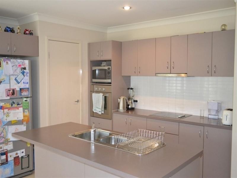 12 Chesterton Street, Pacific Pines QLD 4211