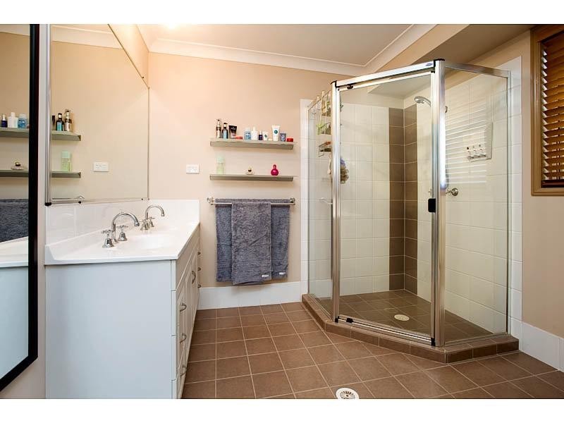 11 Govett Street, Pacific Pines QLD 4211