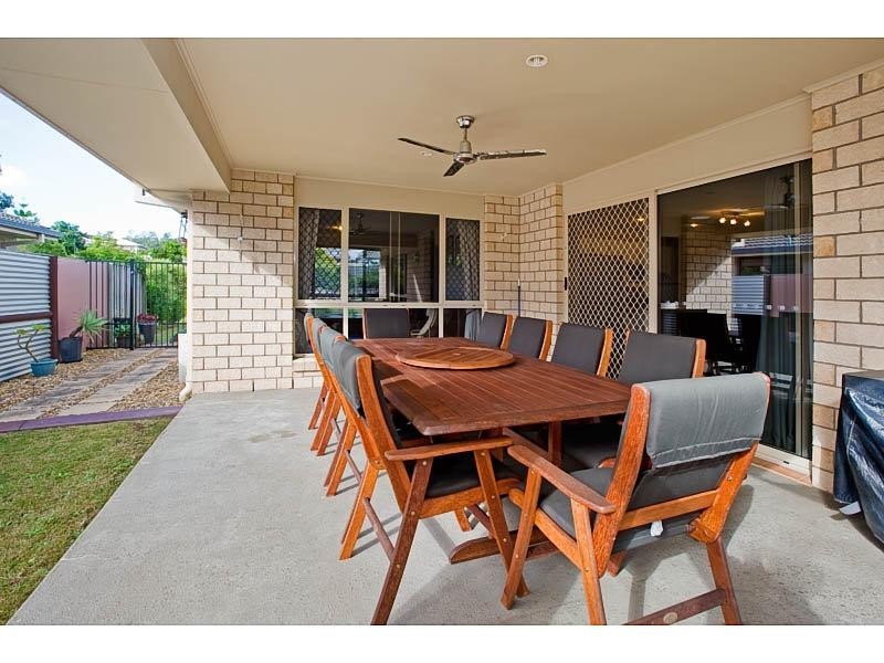 11 Govett Street, Pacific Pines QLD 4211