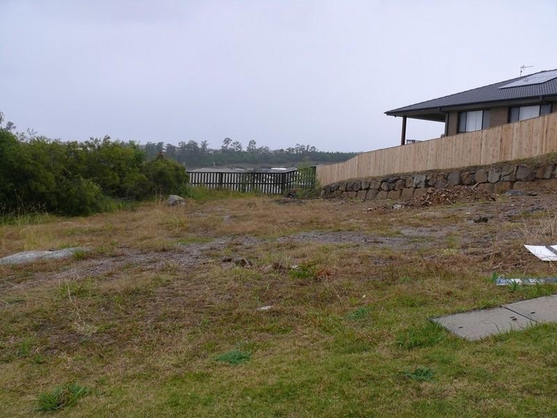 4 Barrington Street, Pacific Pines QLD 4211