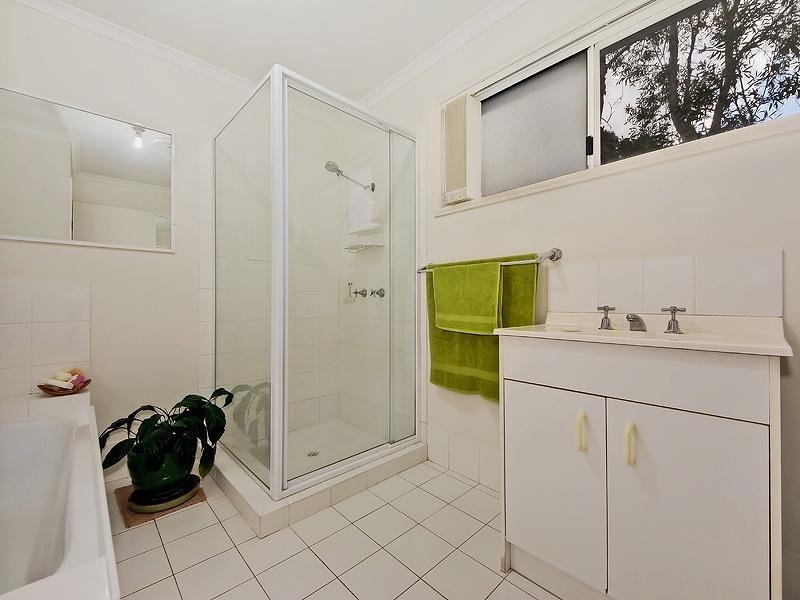 11 Maple Court, Oxenford QLD 4210