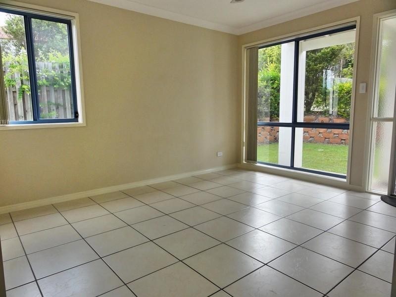 10/2 Studio Drive, Pacific Pines QLD 4211
