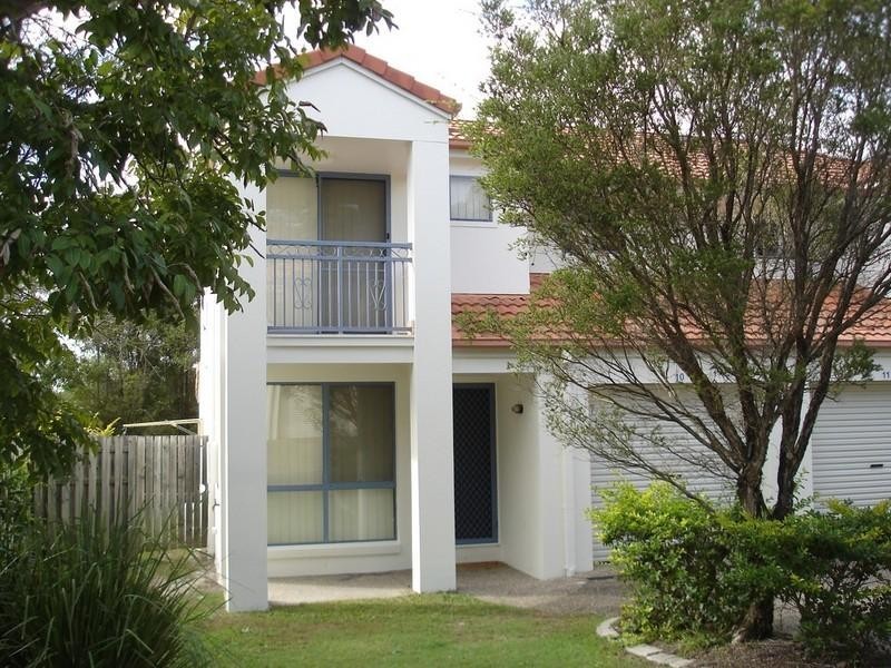 10/2 Studio Drive, Pacific Pines QLD 4211