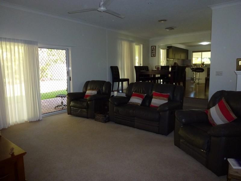 1 Brentwood Terrace, Oxenford QLD 4210