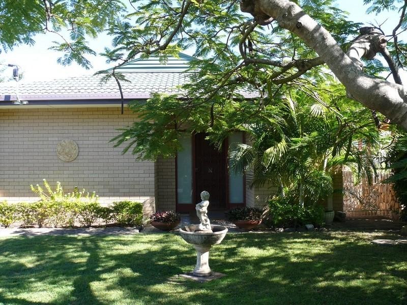 26 Margaroola Avenue, Biggera Waters QLD 4216