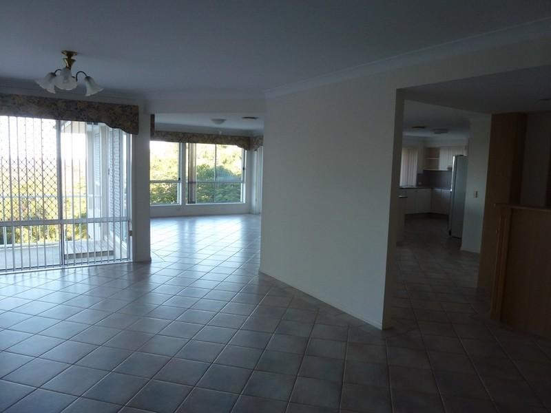 92 Tamworth Drive, Helensvale QLD 4212