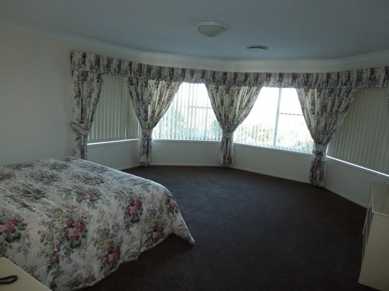 92 Tamworth Drive, Helensvale QLD 4212