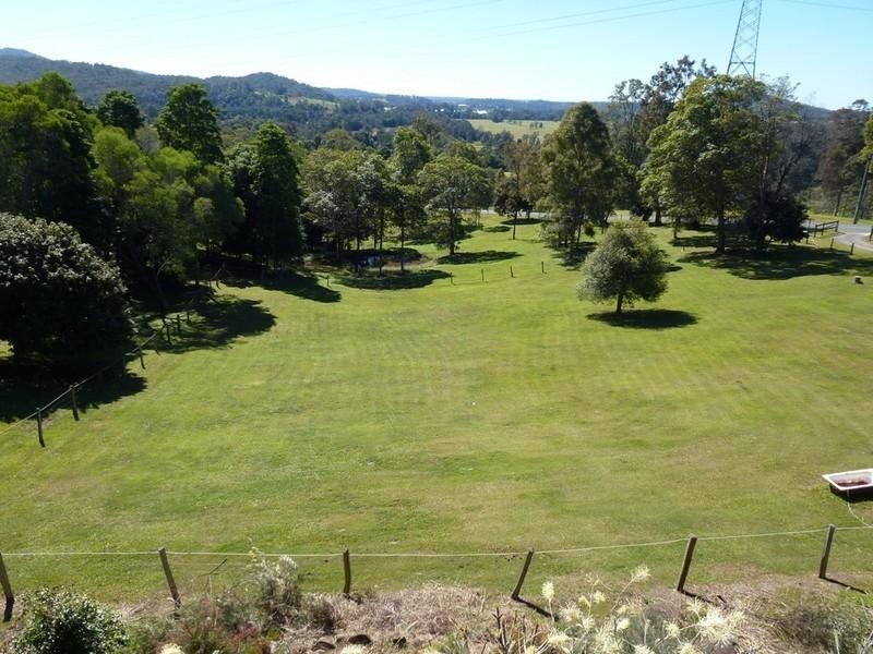 215 Birds Road, Guanaba QLD 4210