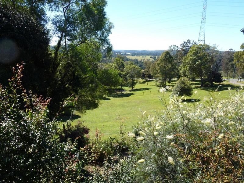 215 Birds Road, Guanaba QLD 4210