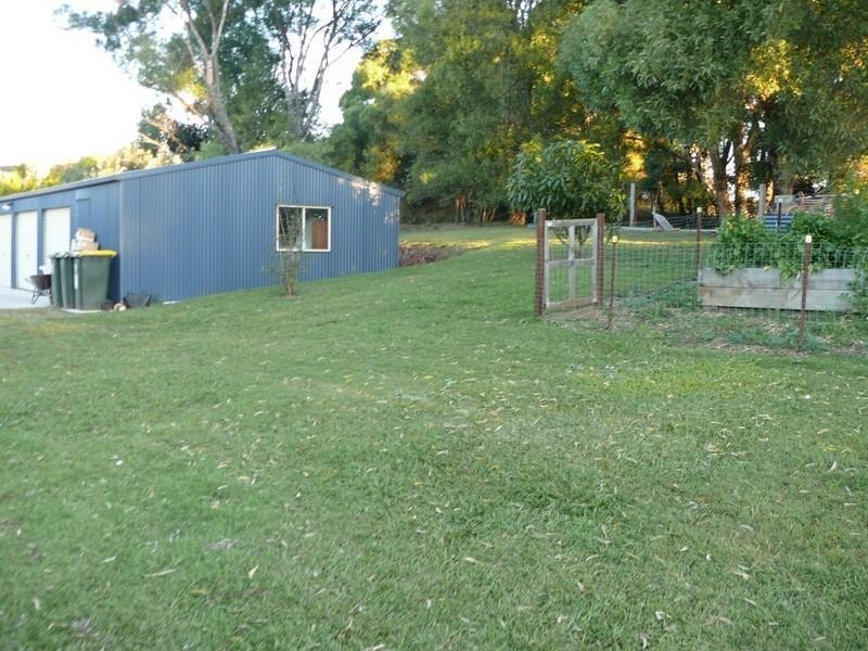 215 Birds Road, Guanaba QLD 4210
