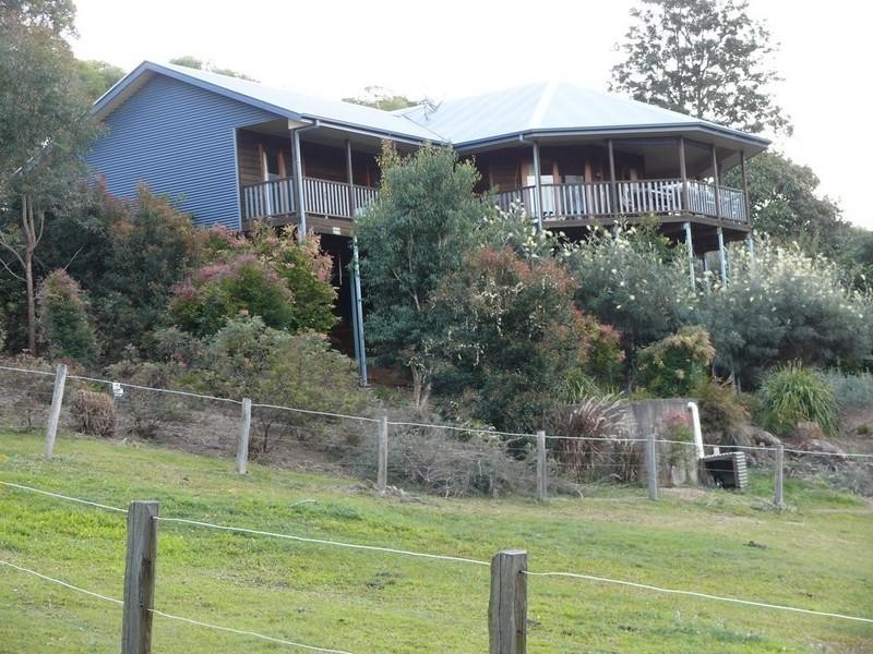 215 Birds Road, Guanaba QLD 4210