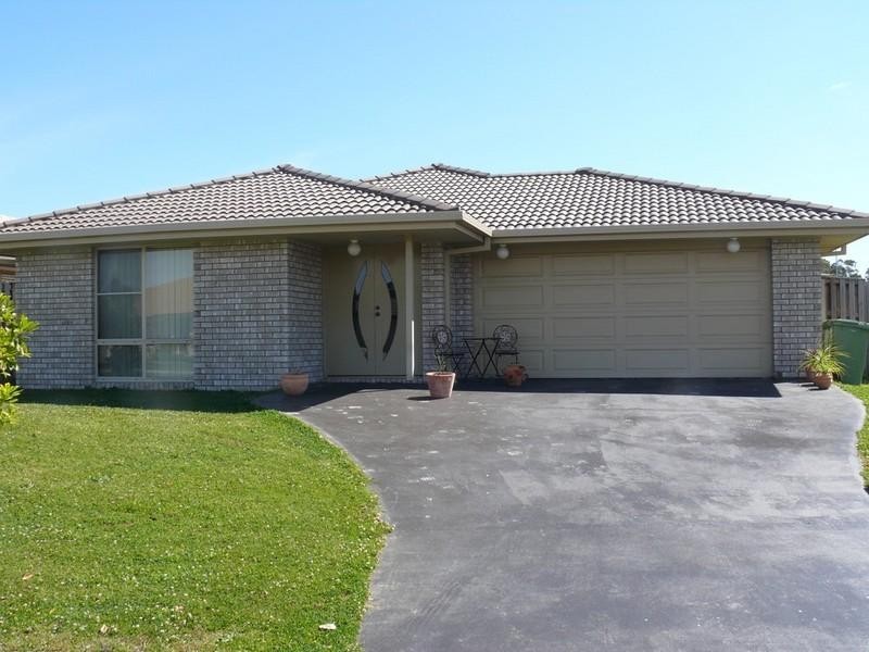 8 Flynn Street, Upper Coomera QLD 4209