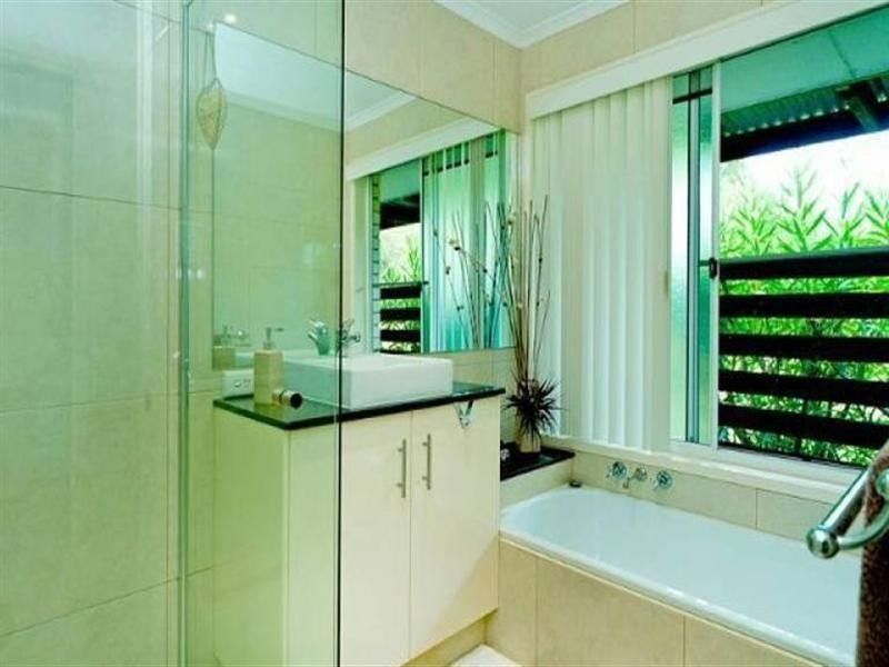 9 Rosedale Place, Helensvale QLD 4212