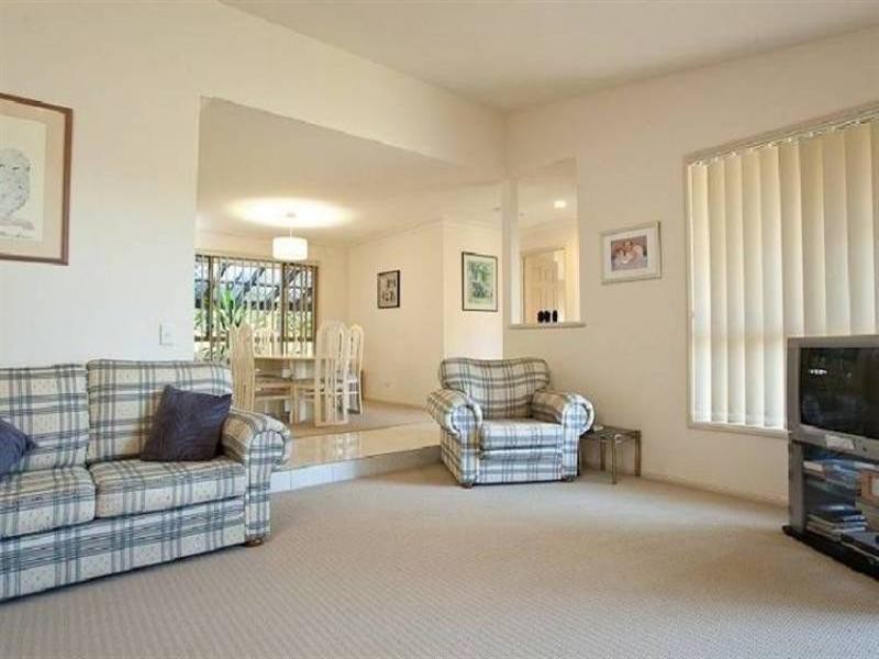 88 California Drive, Oxenford QLD 4210