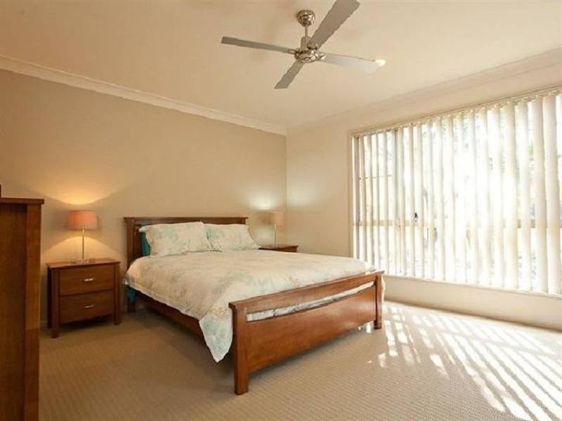 88 California Drive, Oxenford QLD 4210