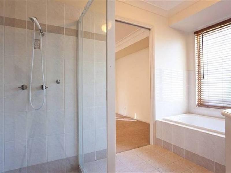 88 California Drive, Oxenford QLD 4210