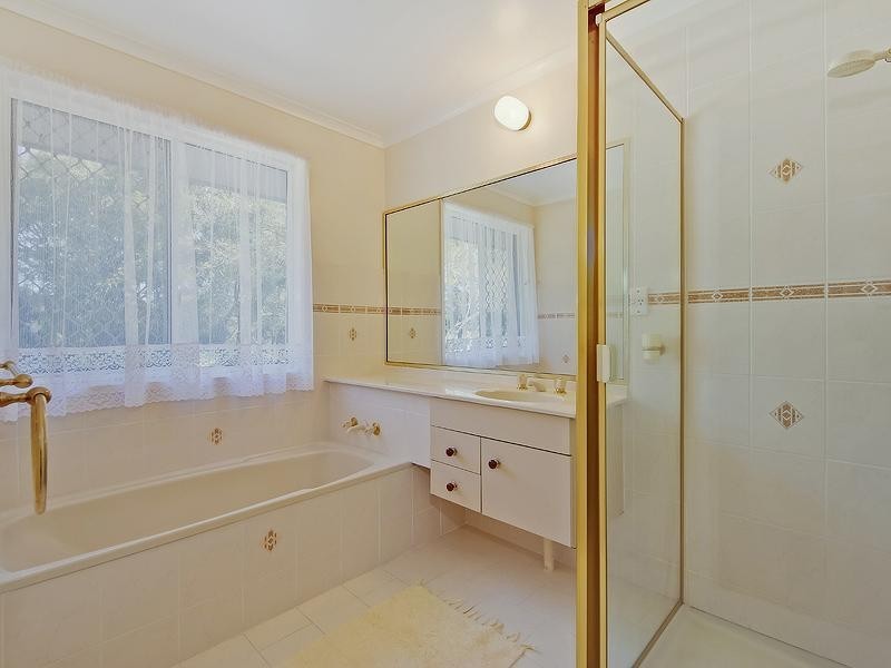 26 Braeside Crescent, Maudsland QLD 4210