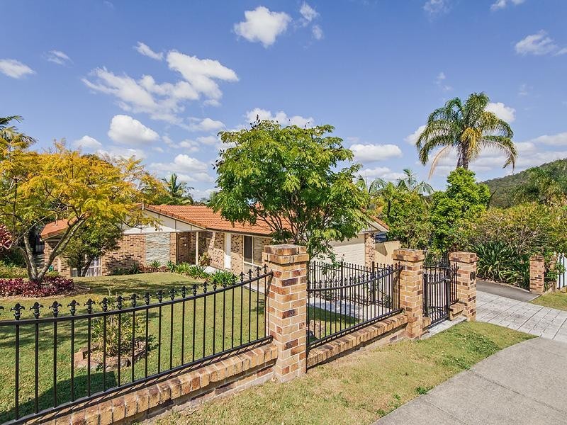 64 California Drive, Oxenford QLD 4210