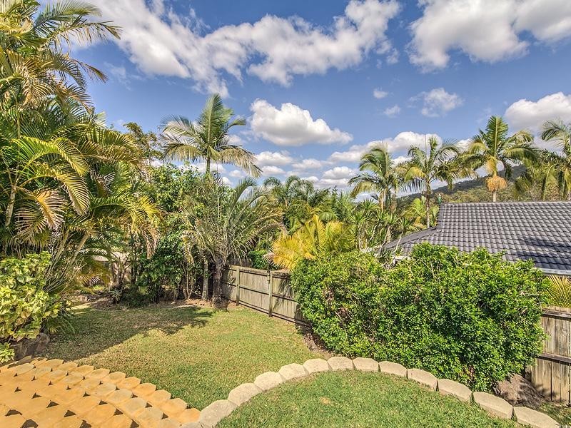 64 California Drive, Oxenford QLD 4210