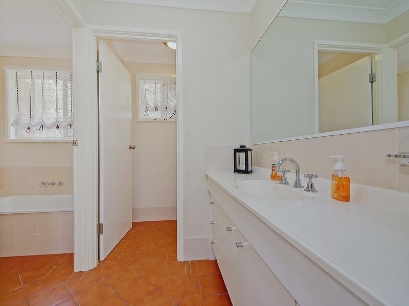 64 California Drive, Oxenford QLD 4210