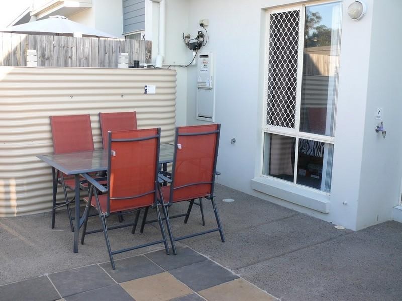 6/4 Maranoa Street, Coomera QLD 4209