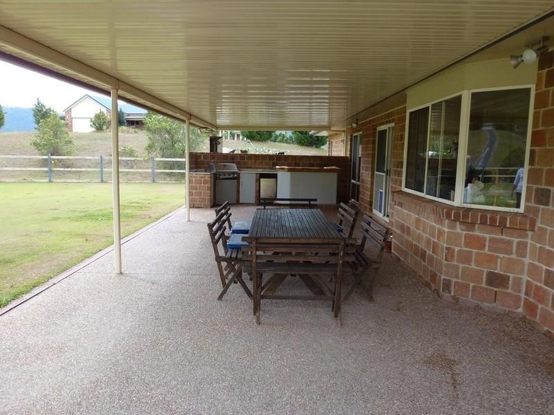 4 Polo Close, Wongawallan QLD 4210