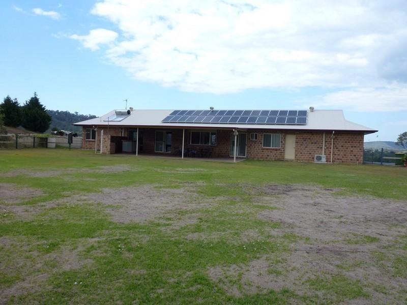 4 Polo Close, Wongawallan QLD 4210