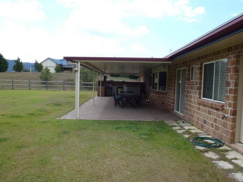 4 Polo Close, Wongawallan QLD 4210