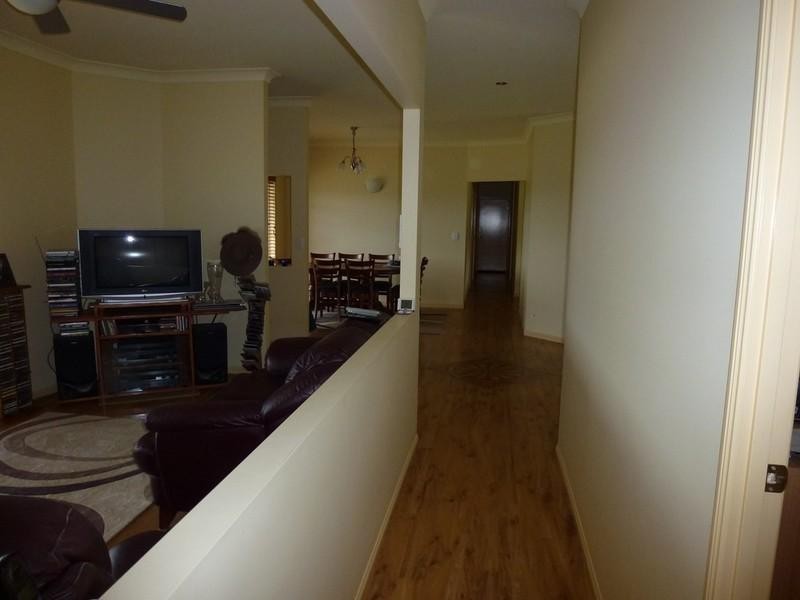 4 Polo Close, Wongawallan QLD 4210