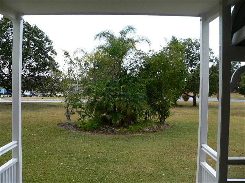 2 Ruth Terrace, Oxenford QLD 4210