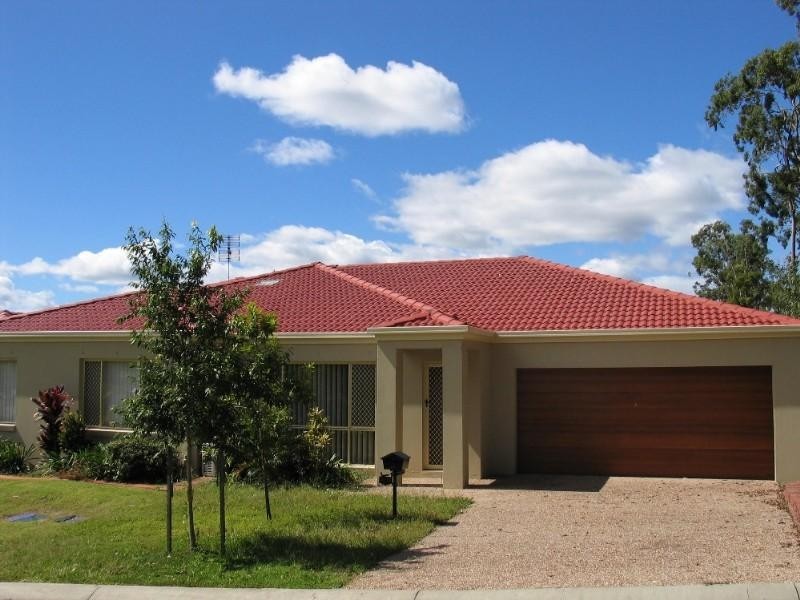 2/14 Redstart Street, Upper Coomera QLD 4209