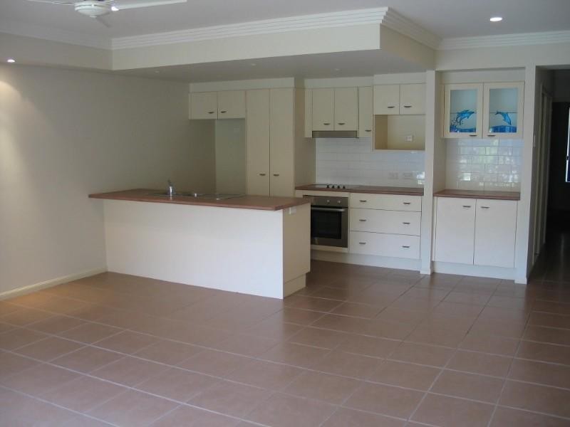 2/14 Redstart Street, Upper Coomera QLD 4209