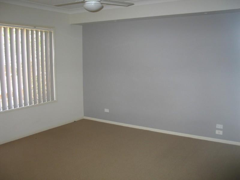 2/14 Redstart Street, Upper Coomera QLD 4209