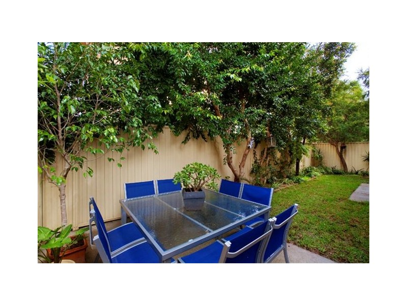 2/3 Pine Lane, Rydalmere NSW 2116