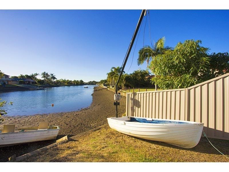 35 Mainsail Street, Currumbin Waters QLD 4223