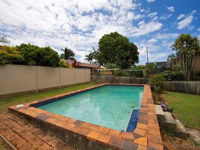 33 Pioneer Parade, Banora Point NSW 2486