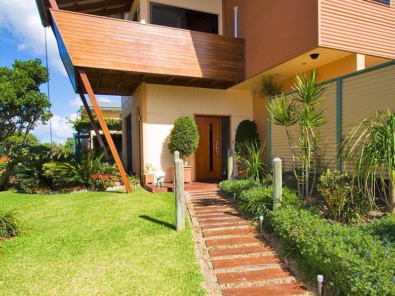 18 Casuarina Way, Casuarina NSW 2487