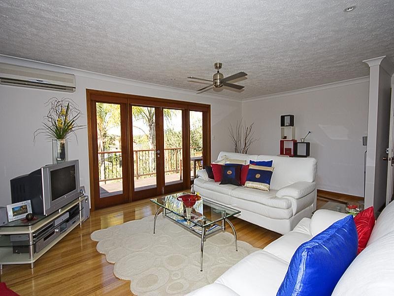 2/33 Mariners Crescent, Banora Point NSW 2486